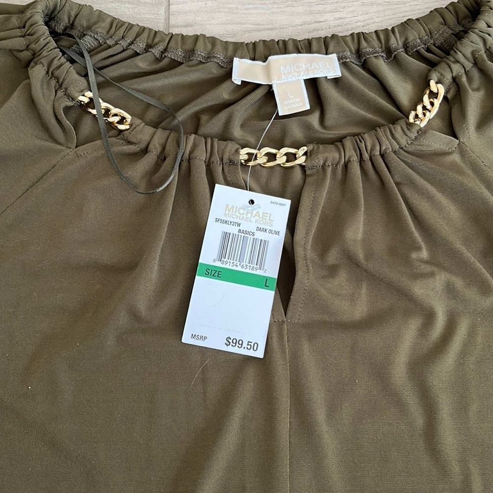 Olive green long sleeve with gold chain neckline. Material is polyester.